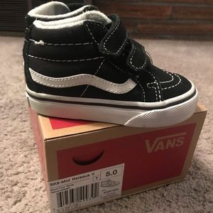 Toddler black Vans sk8 mid reissue
